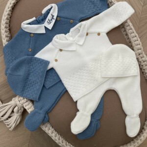 Tenue en maille avec col chic bleu et blanche