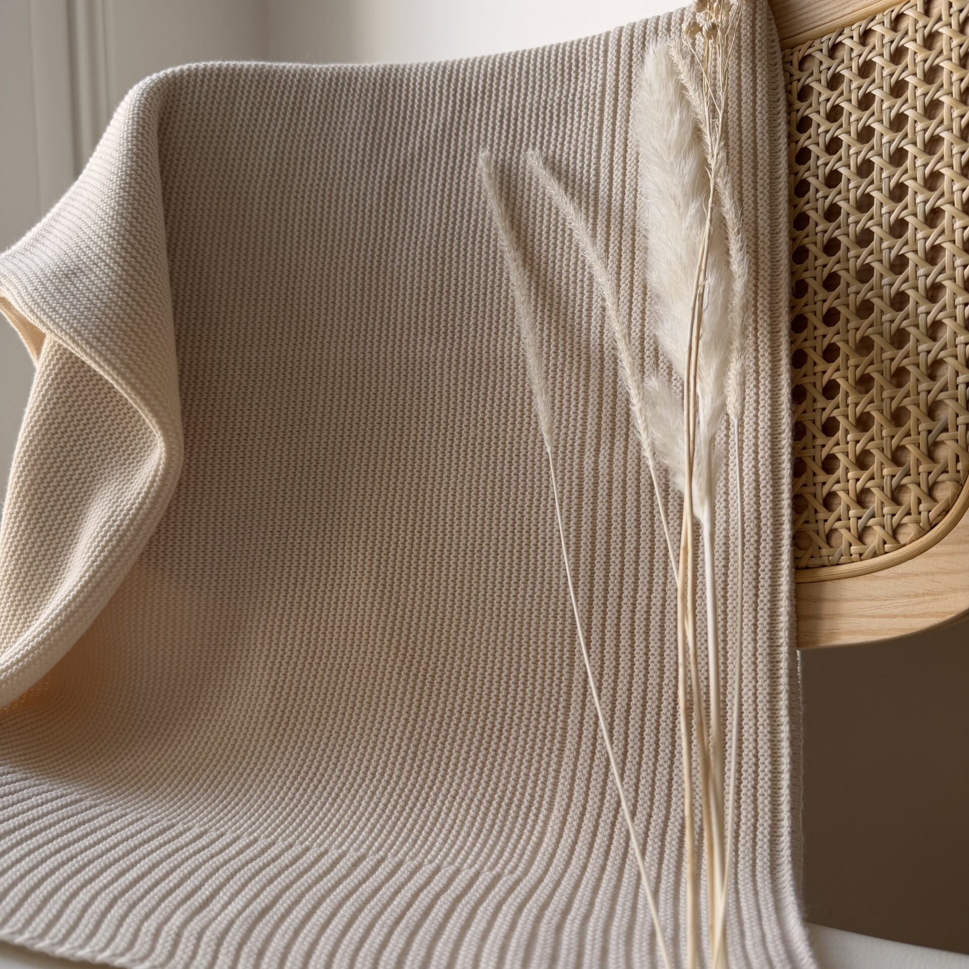 Couverture en maille en beige Taille 1 mètre par 1 mètre