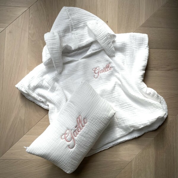 Poncho de bain et trousse de toilette