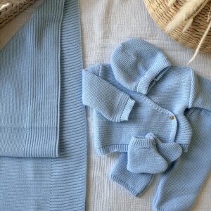 Couverture et ensemble en maille bleu